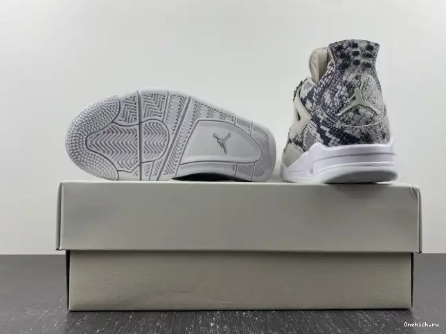 One Kick Snakeskin Retro 4 819139-030 Jordan 0518